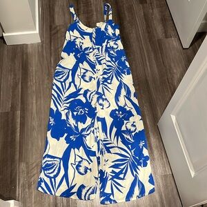 Olivaceous jumpsuit with pockets